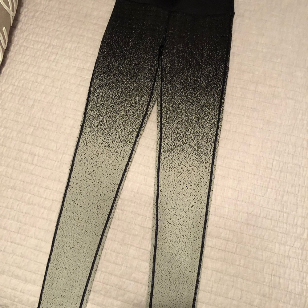 Mono b Black/white ombré leggings. Size S.